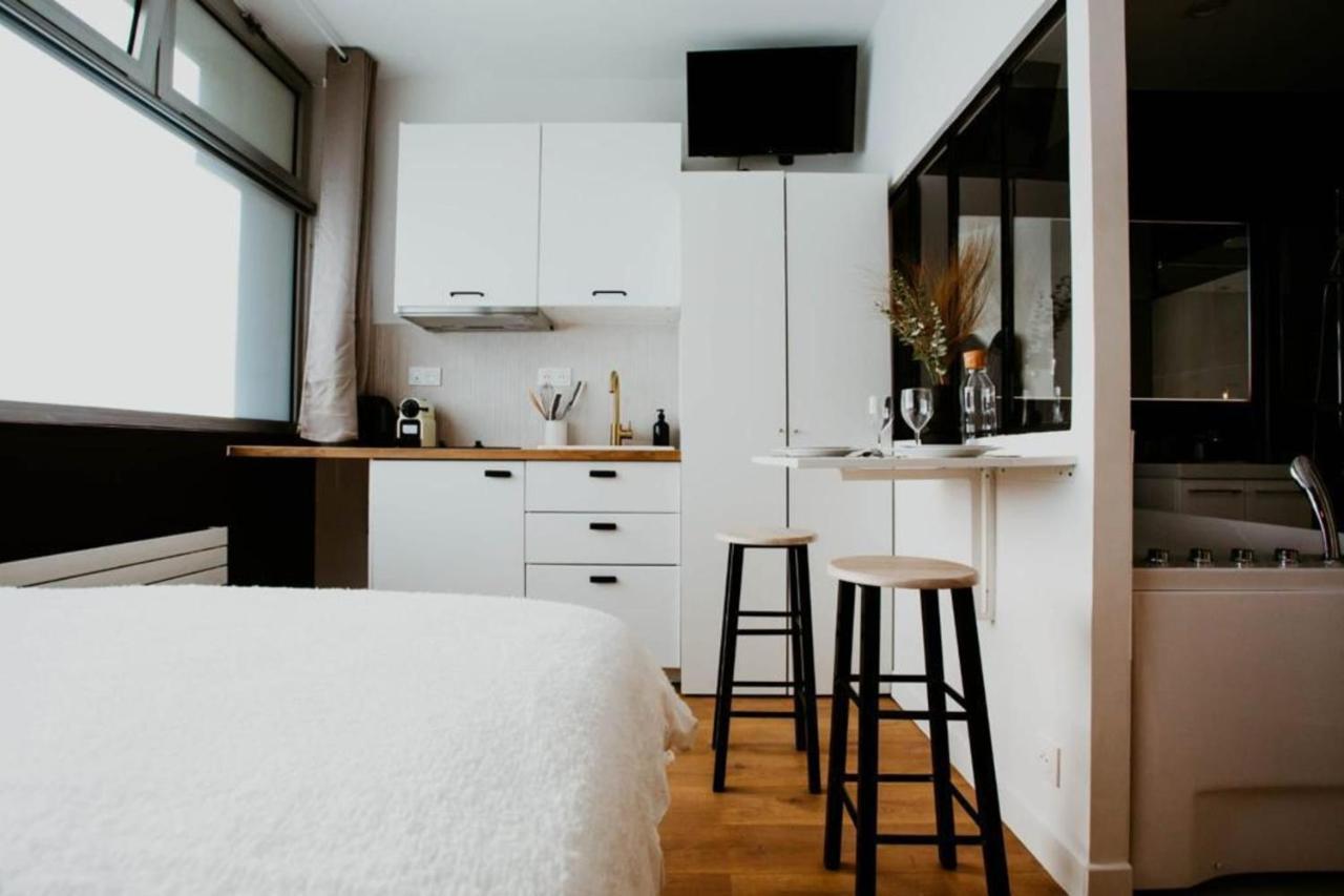Sweet Love Room - Jacuzzi Privatif Montreuil  Exterior photo