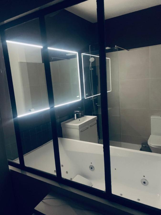 Sweet Love Room - Jacuzzi Privatif Montreuil  Exterior photo