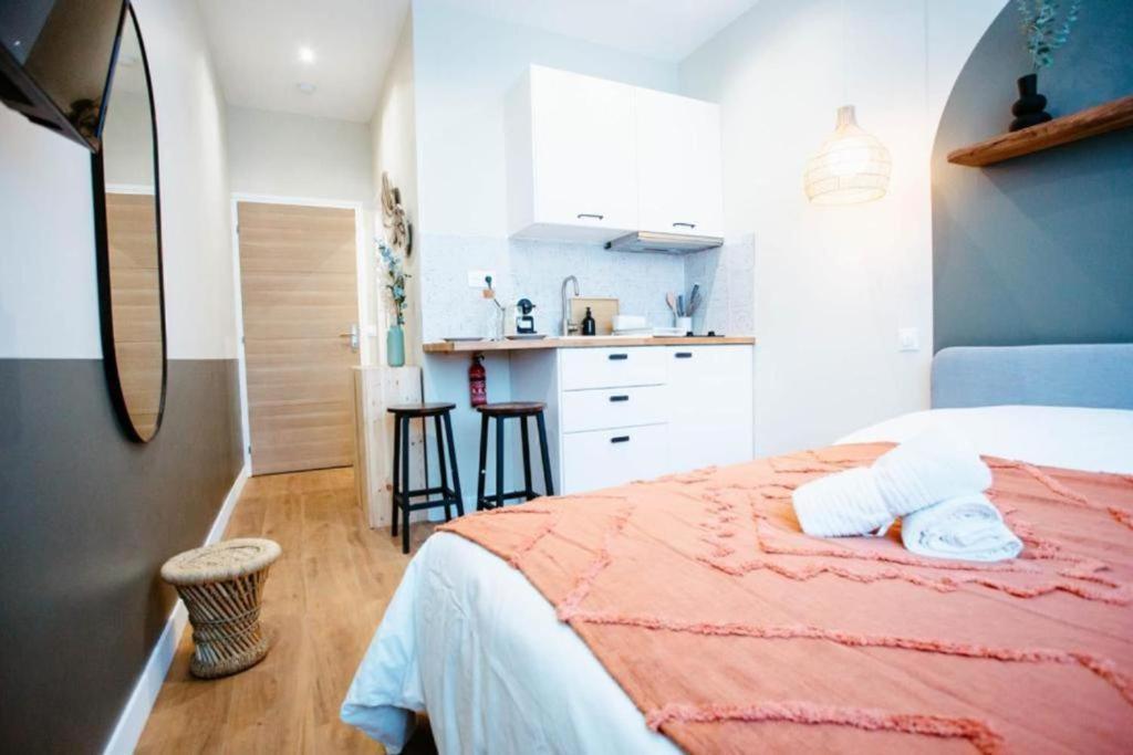 Sweet Love Room - Jacuzzi Privatif Montreuil  Exterior photo